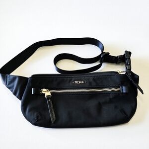 Tumi Women's Belt Bag - Like New Condition